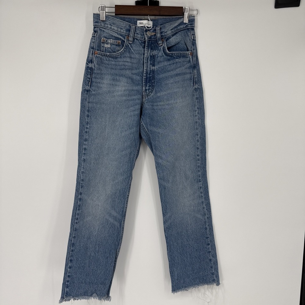 Zara Straight Leg Distressed Raw Hem Denim Jeans Size 2 Grunge Skater‎ Y2K Style